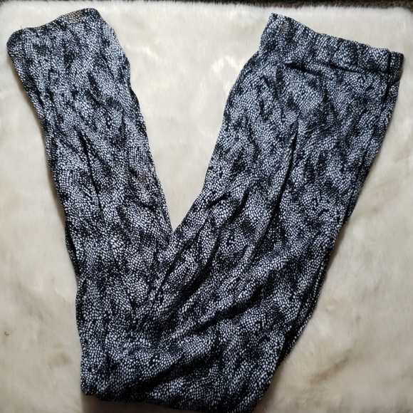 Sheer lightweight leggings - Picture 1 of 3